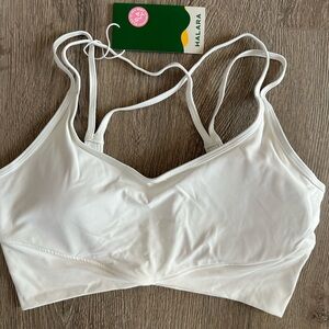 Halara sports bra in white, size:M, NWT